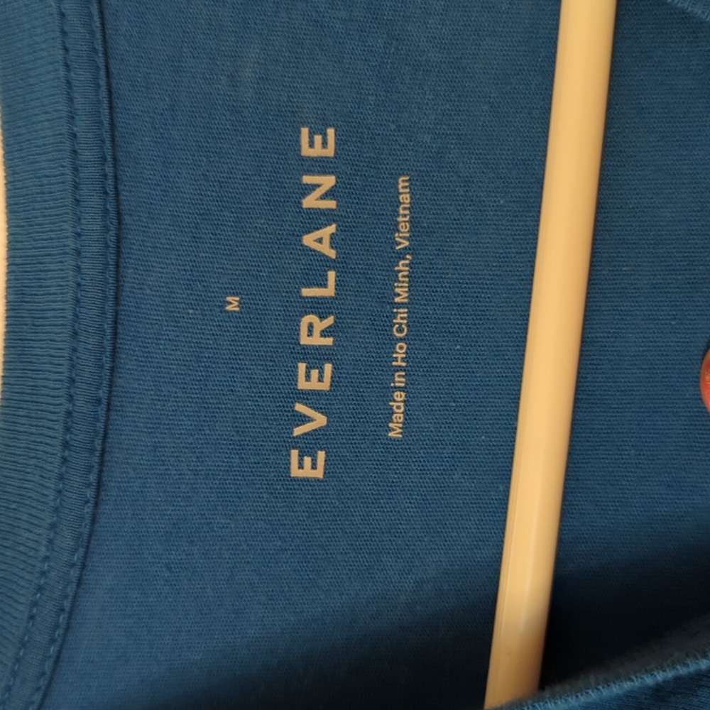 Basic blue tee - Picture 2 of 2